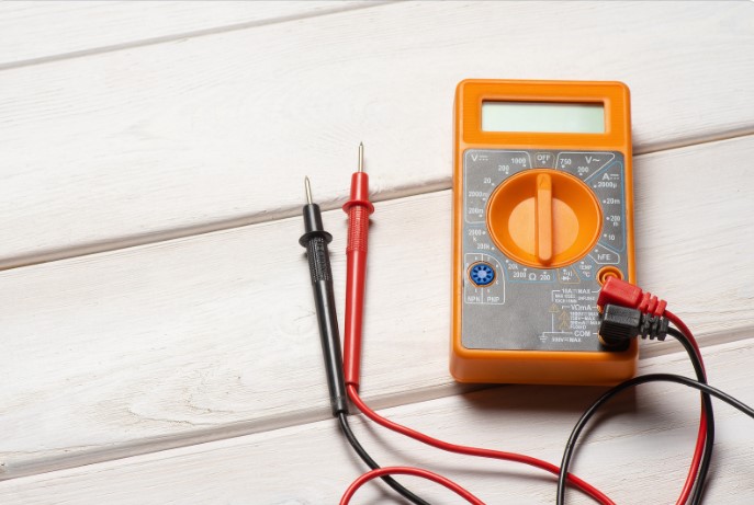 как проверить аккумулятор мультиметром