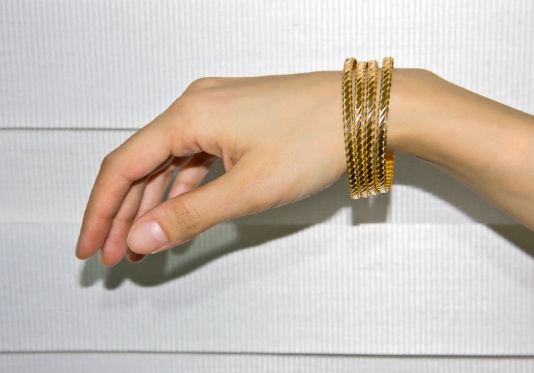 проба на браслете как найти